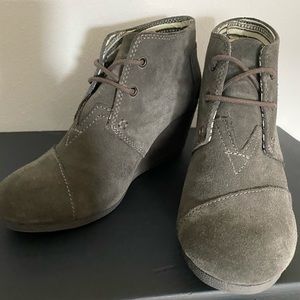 TOMS grey wedge boots 8